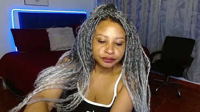 Snapshot of Dominik_girl chatting on October 13, 10:12 pm Dominik girl online show from October 13, 10:12 pm