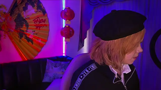 albaismynameX online show from October 25, 12:35 pm