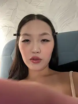 Aiko Yumi online show from October 10, 8:58 pm