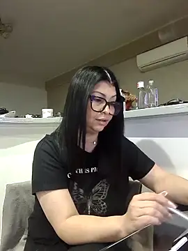 Snapshot of Milf_Abigail chatting on October 13, 2:03 am Milf Abigail online show from October 13, 2:03 am