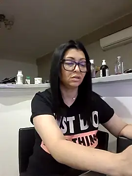 Snapshot of Milf_Abigail chatting on October 2, 12:59 am Milf Abigail online show from October 2, 12:59 am