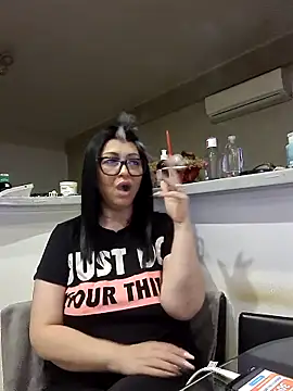 Snapshot of Milf_Abigail chatting on October 21, 2:37 am Milf Abigail online show from October 21, 2:37 am