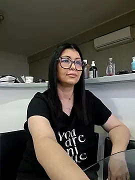 Snapshot of Milf_Abigail chatting on September 21, 4:11 am Milf Abigail online show from September 21, 4:11 am