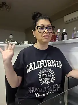 Snapshot of Milf_Abigail chatting on September 10, 12:54 am Milf Abigail online show from September 10, 12:54 am