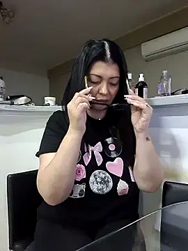 Snapshot of Milf_Abigail chatting on September 13, 1:46 am Milf Abigail online show from September 13, 1:46 am