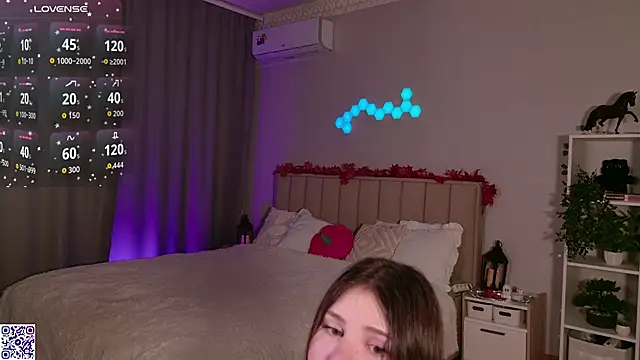 Snapshot of LeraKit chatting on October 13, 2:42 pm LeraKit online show from October 13, 2:42 pm