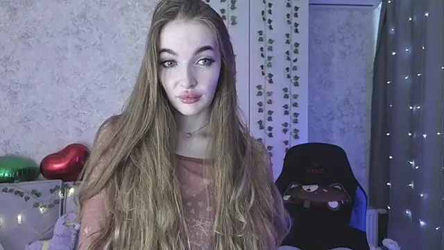 LissaCain online show from March 27, 4:03 am