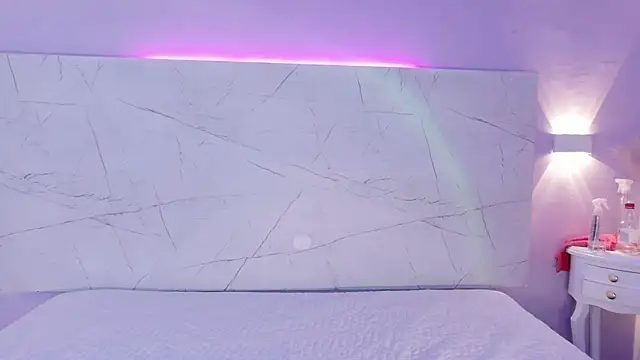 Snapshot of AbrilBrent chatting on October 17, 6:22 pm AbrilBrent online show from October 17, 6:22 pm