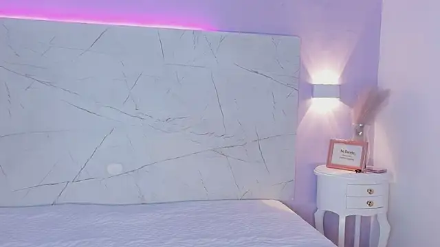 Snapshot of AbrilBrent chatting on September 23, 8:40 pm AbrilBrent online show from September 23, 8:40 pm