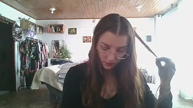 Snapshot of SweetyBabyDemon chatting on October 31, 1:15 pm SweetyBabyDemon online show from October 31, 1:15 pm