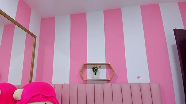 Snapshot of ISABELLA_020 chatting on September 29, 11:48 am ISABELLA 020 online show from September 29, 11:48 am