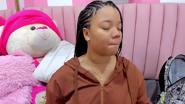 Snapshot of ISABELLA_020 chatting on October 7, 12:20 pm ISABELLA 020 online show from October 7, 12:20 pm