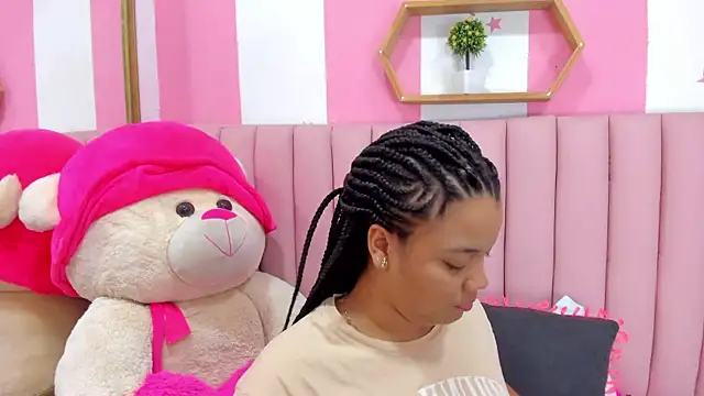 Snapshot of ISABELLA_020 chatting on October 15, 12:41 pm ISABELLA 020 online show from October 15, 12:41 pm