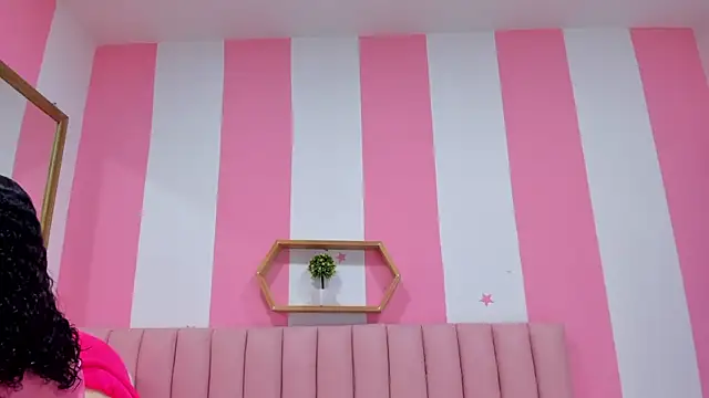 Snapshot of ISABELLA_020 chatting on October 21, 1:48 pm ISABELLA 020 online show from October 21, 1:48 pm