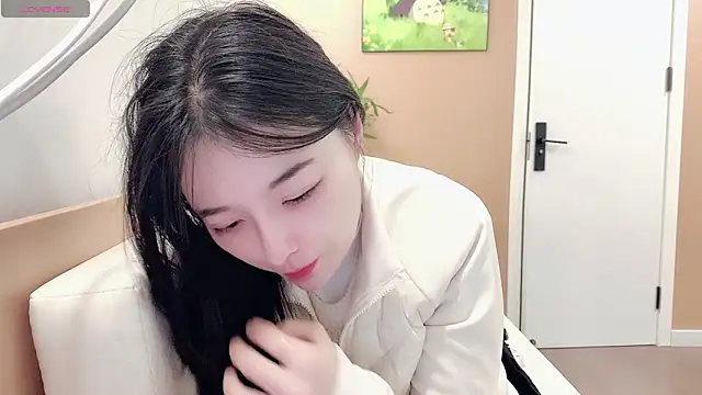 AKiKi711 online show from February 10, 2:53 pm