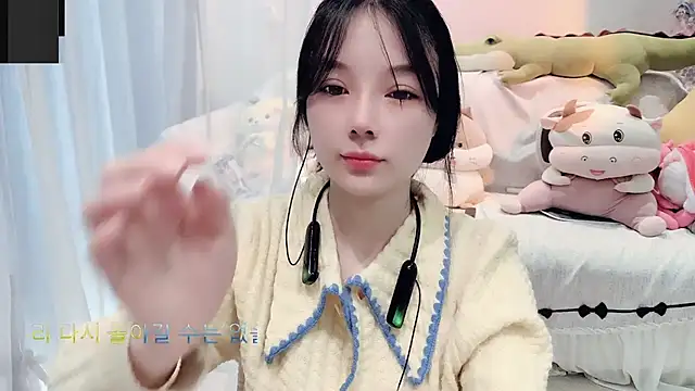 AKiKi711 online show from October 14, 4:26 am