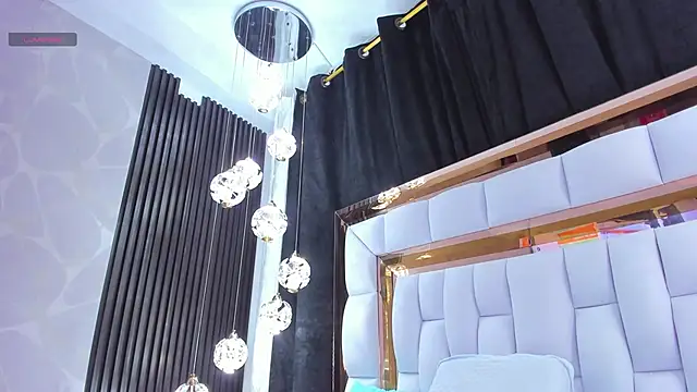 SarayRoyse online show from April 4, 8:29 pm