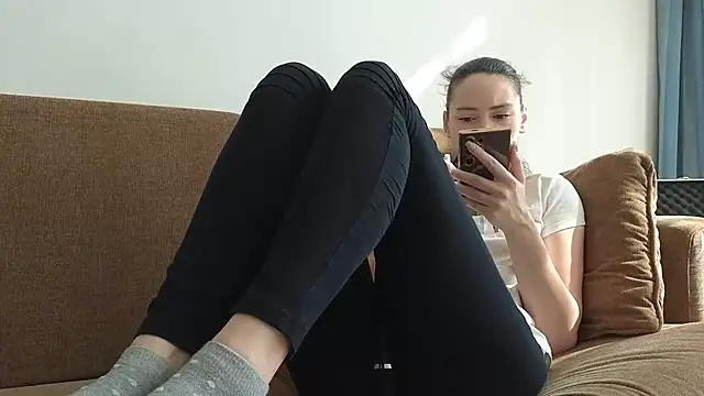 Mr-and-Mrs-Smith online show from January 10, 6:40 am