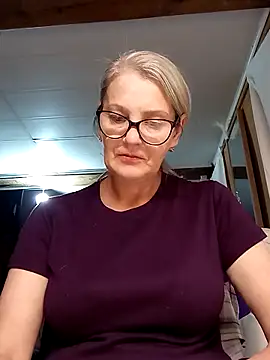 irinamaux online show from October 26, 6:20 am