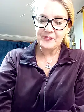 irinamaux online show from April 12, 8:17 am