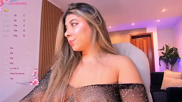 Snapshot of celeste_rosse chatting on September 8, 7:24 pm celeste rosse online show from September 8, 7:24 pm