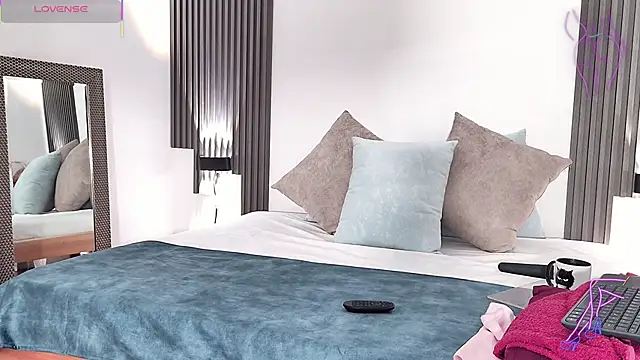 fransheska rossi online show from September 20, 3:43 pm