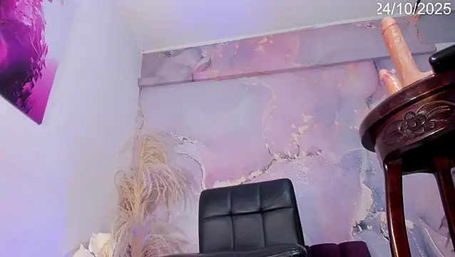 VALERIAQUEENTS online show from October 24, 1:29 pm