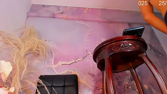 VALERIAQUEENTS online show from October 25, 2:25 pm