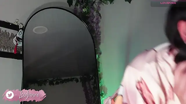 loIijanne online show from October 26, 8:37 pm