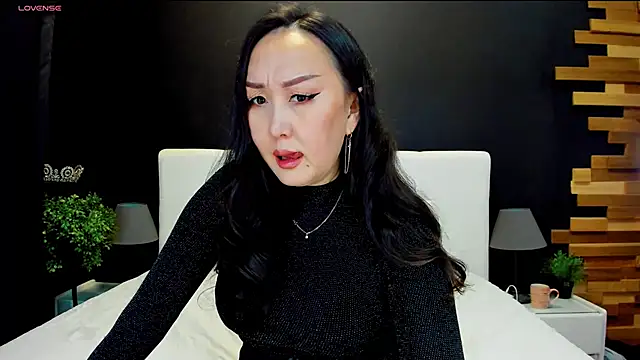 Julianna Jami online show from October 26, 2:56 pm