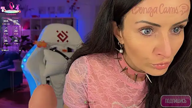 Snapshot of _AHHA_ chatting on October 26, 2:56 pm  AHHA  online show from October 26, 2:56 pm