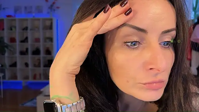 Snapshot of _AHHA_ chatting on October 31, 8:40 am  AHHA  online show from October 31, 8:40 am