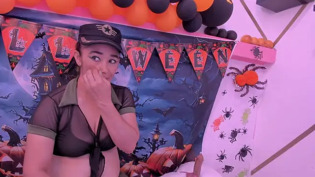 Snapshot of charlotte-11 chatting on October 21, 4:22 pm charlotte-11 online show from October 21, 4:22 pm