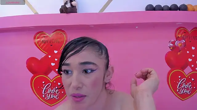 Snapshot of charlotte-11 chatting on October 1, 5:29 pm charlotte-11 online show from October 1, 5:29 pm