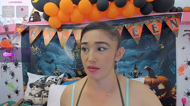 Snapshot of charlotte-11 chatting on October 15, 6:43 pm charlotte-11 online show from October 15, 6:43 pm