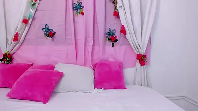 charlotte-11 online show from April 4, 3:55 pm