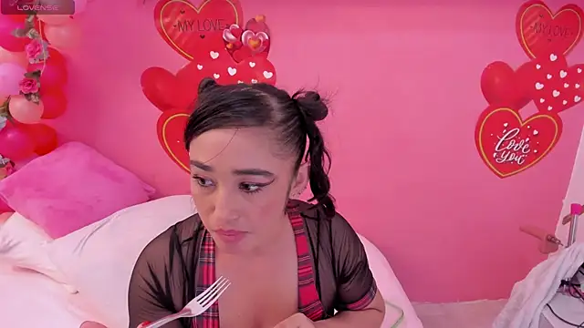 Snapshot of charlotte-11 chatting on September 18, 6:06 pm charlotte-11 online show from September 18, 6:06 pm