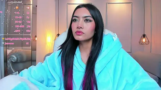 Snapshot of AzuraKindong chatting on October 17, 7:39 pm AzuraKindong online show from October 17, 7:39 pm