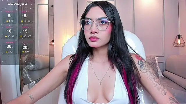 Snapshot of AzuraKindong chatting on September 25, 7:34 pm AzuraKindong online show from September 25, 7:34 pm