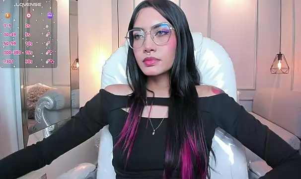 Snapshot of AzuraKindong chatting on October 2, 7:52 pm AzuraKindong online show from October 2, 7:52 pm