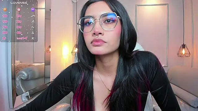 Snapshot of AzuraKindong chatting on October 20, 7:06 pm AzuraKindong online show from October 20, 7:06 pm