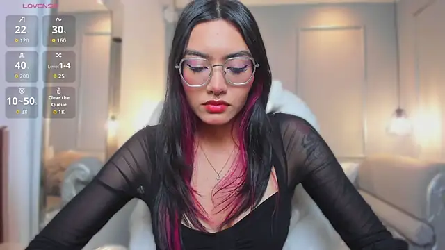 AzuraKindong online show from February 4, 7:28 pm