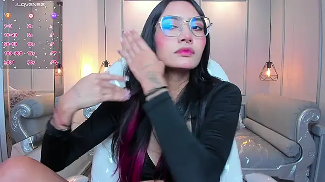 Snapshot of AzuraKindong chatting on October 14, 7:16 pm AzuraKindong online show from October 14, 7:16 pm