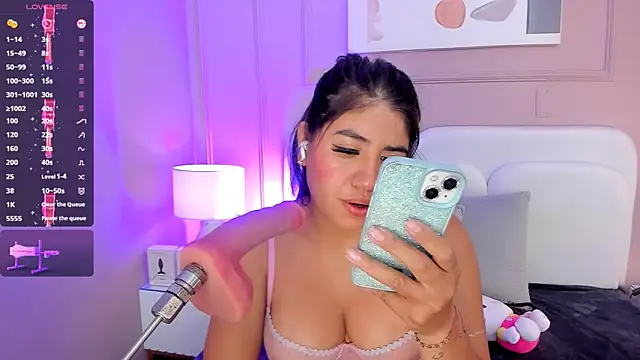 Snapshot of hottie_mine_ chatting on October 18, 7:26 pm hottie mine online show from October 18, 7:26 pm