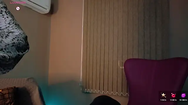 Snapshot of andrea_indira20 chatting on October 2, 2:27 am andrea indira20 online show from October 2, 2:27 am