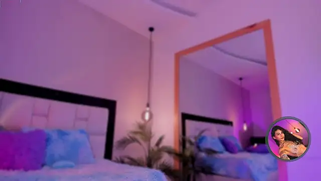 MiissCharlotte online show from October 9, 6:39 am