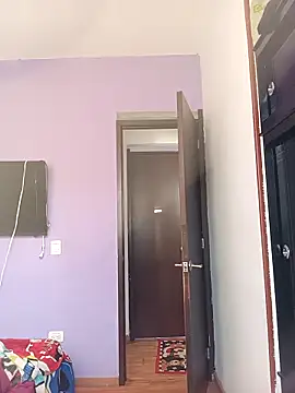 Laura martin  online show from December 15, 12:10 pm