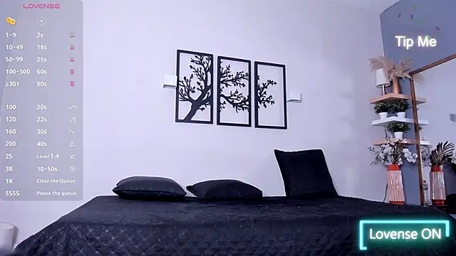 scarlett johs online show from October 23, 11:38 am