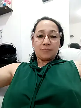 emilypoppy3 online show from April 16, 10:34 pm