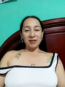 Snapshot of emilypoppy3 chatting on October 16, 2:25 am emilypoppy3 online show from October 16, 2:25 am